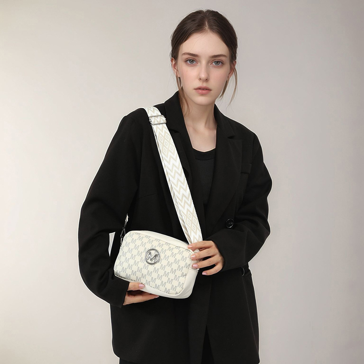 Damen-Umhängetasche im Retro-M – Women'S Bags At M&S Bewertung und Preis
