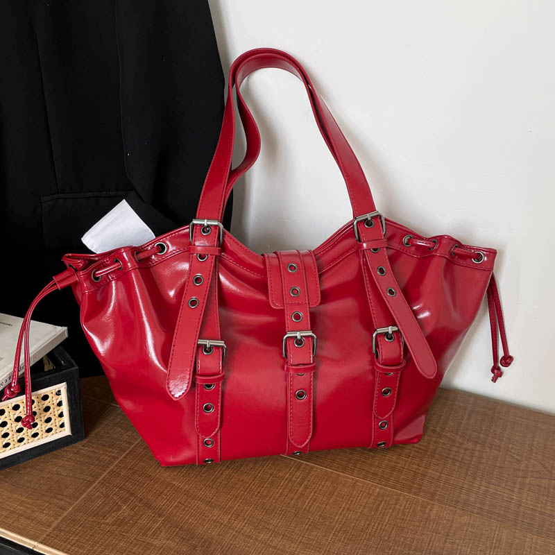 Y2K Gothic Nieten-Schultertasc – Women Bags On Sale Bewertung und Preis