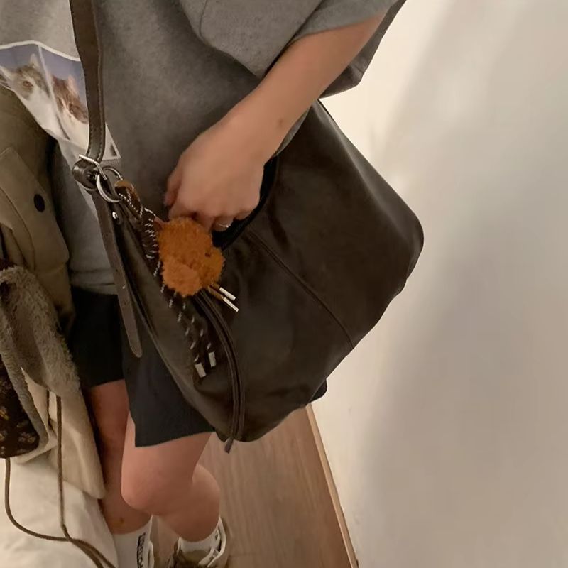Vintage-Unterarmtasche mit gro – Women Bags Crossbody Bewertung und Preis